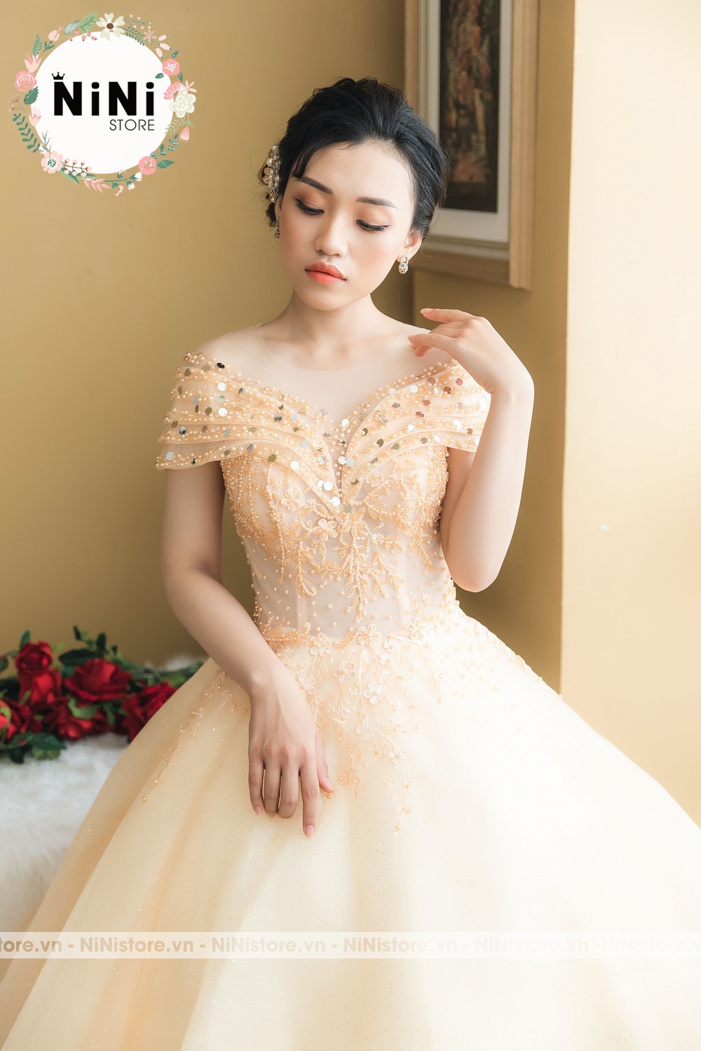 Top 10 mẫu váy cưới màu vàng ánh kim đẹp lung linh 2023  Áo Dài NiNi