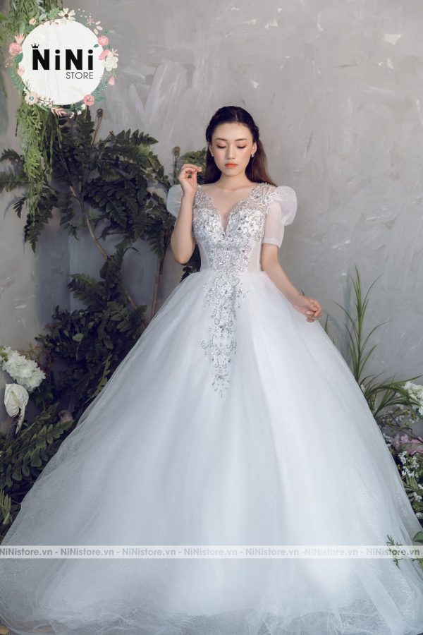 Hai người bạn thân của Thanh Hằng thiết kế váy cưới cho cô | Harper's  Bazaar Việt Nam