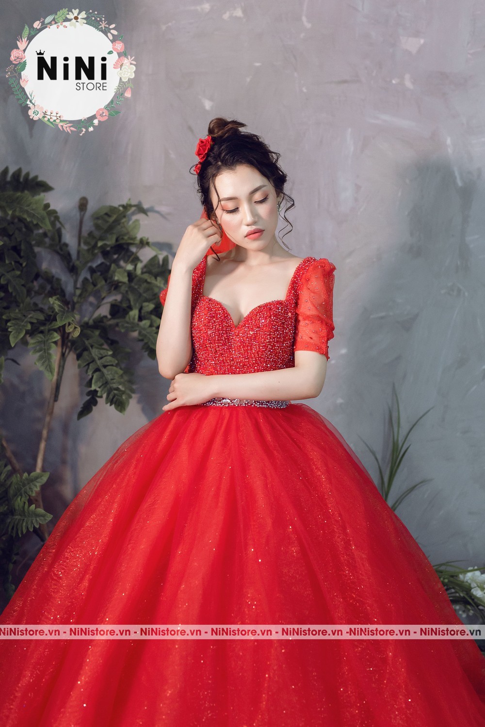 Top 10 Mẫu Váy Cưới Màu Đỏ Đẹp Xỉu Dành Cho Các Cô Dâu