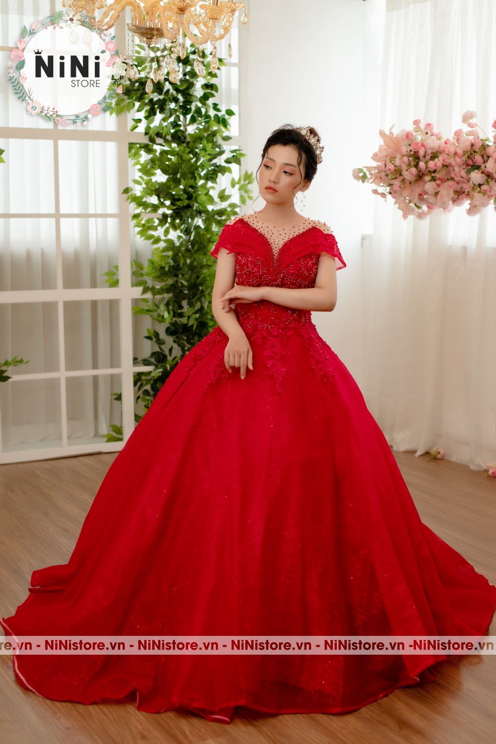 Những chiếc váy cưới đỏ đầy sắc hỷ cho cô dâu trong ngày trọng đại  Báo  Phụ Nữ