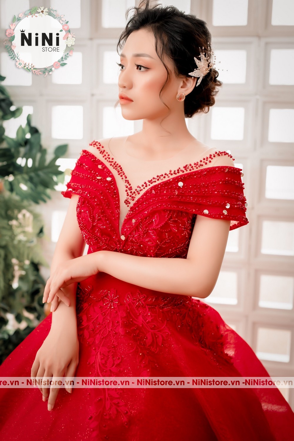Top 10 mẫu váy cưới màu đỏ đẹp đơn giản ấn tượng nhất 2022